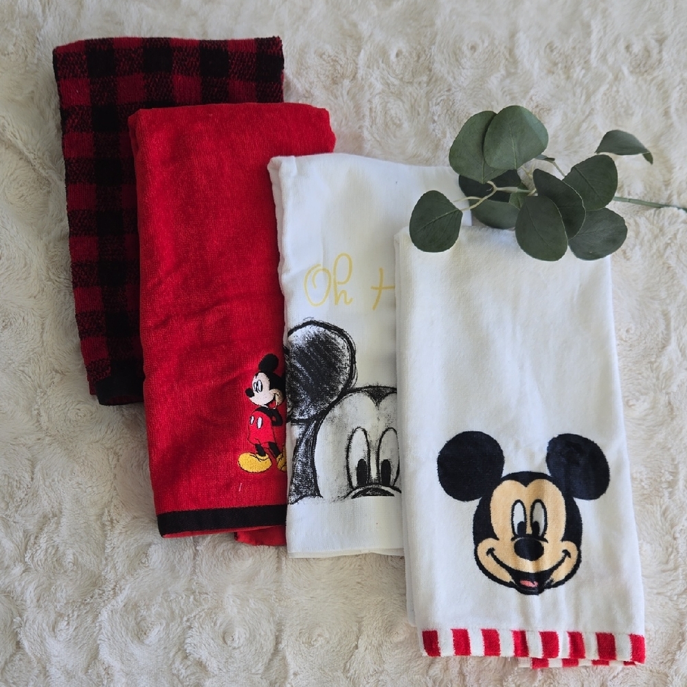 Disney Red and White Hand Towel Set